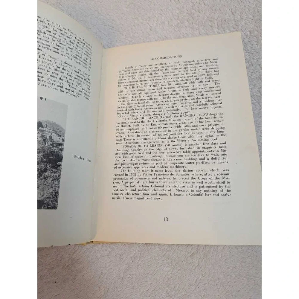 TAXCO The Enchanted Hill Town Handbook for Tourists Leslie C de Figueroa 1960‎